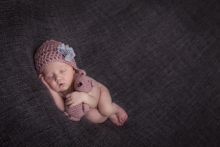CHICAGO AND NAPERVILLE NEWBORN AND FAMILY PHOTOGRAPHER