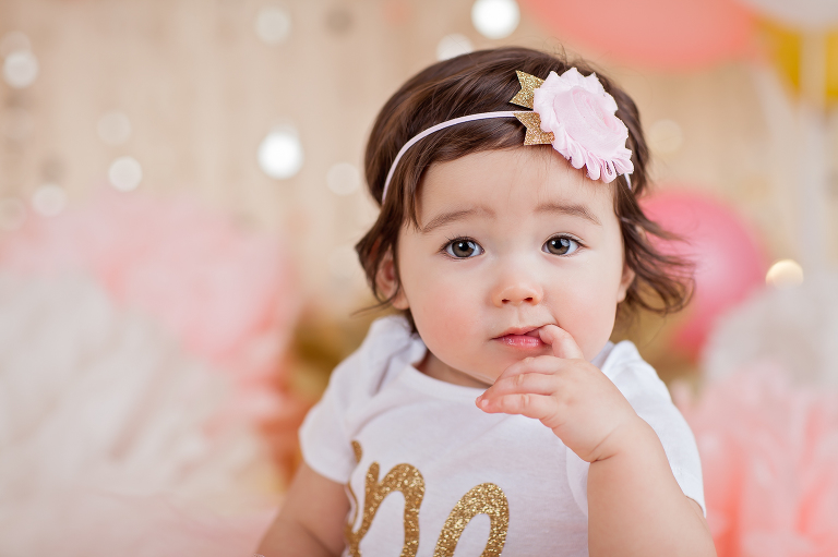 CHICAGO AND NAPERVILLE BABY PHOTOGRAPHER – CAKE SMASH – FIRST BIRTHDAY - 