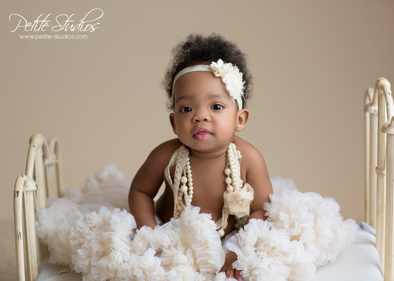 CHICAGO AND NAPERVILLE BABY PHOTOGRAPHER – CAKE SMASH – FIRST BIRTHDAY -