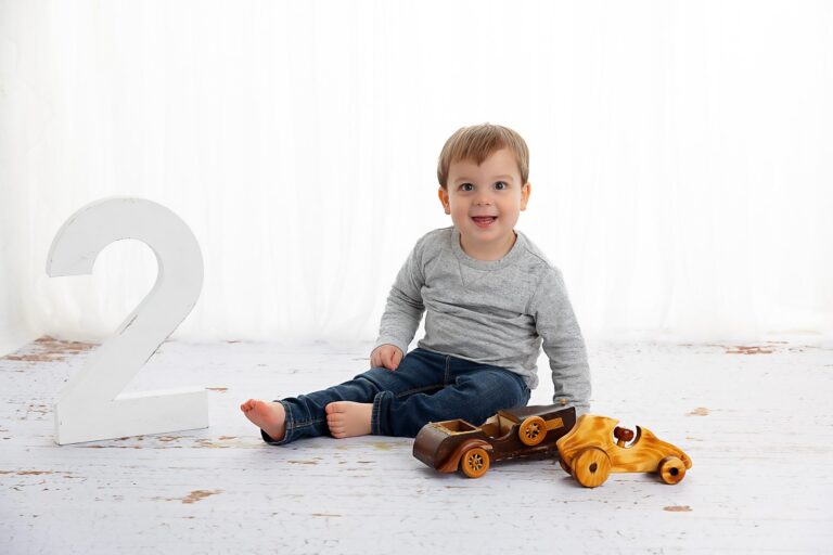 Kid and family photographer Chicago and Naperville photo studio