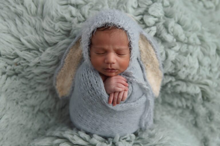 Newborn Baby Infant Photographer Naperville Chicago